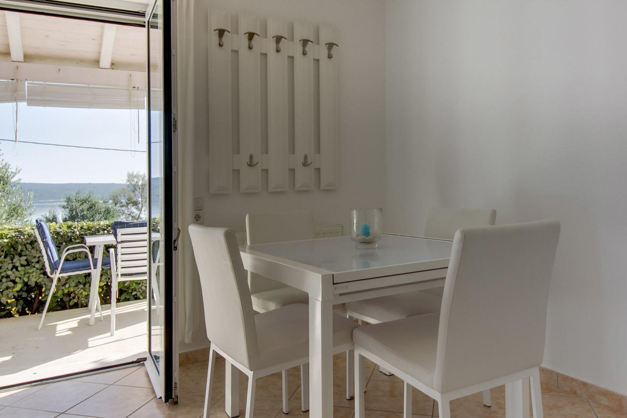 Apartments Del Sole Нерезине Номер фото