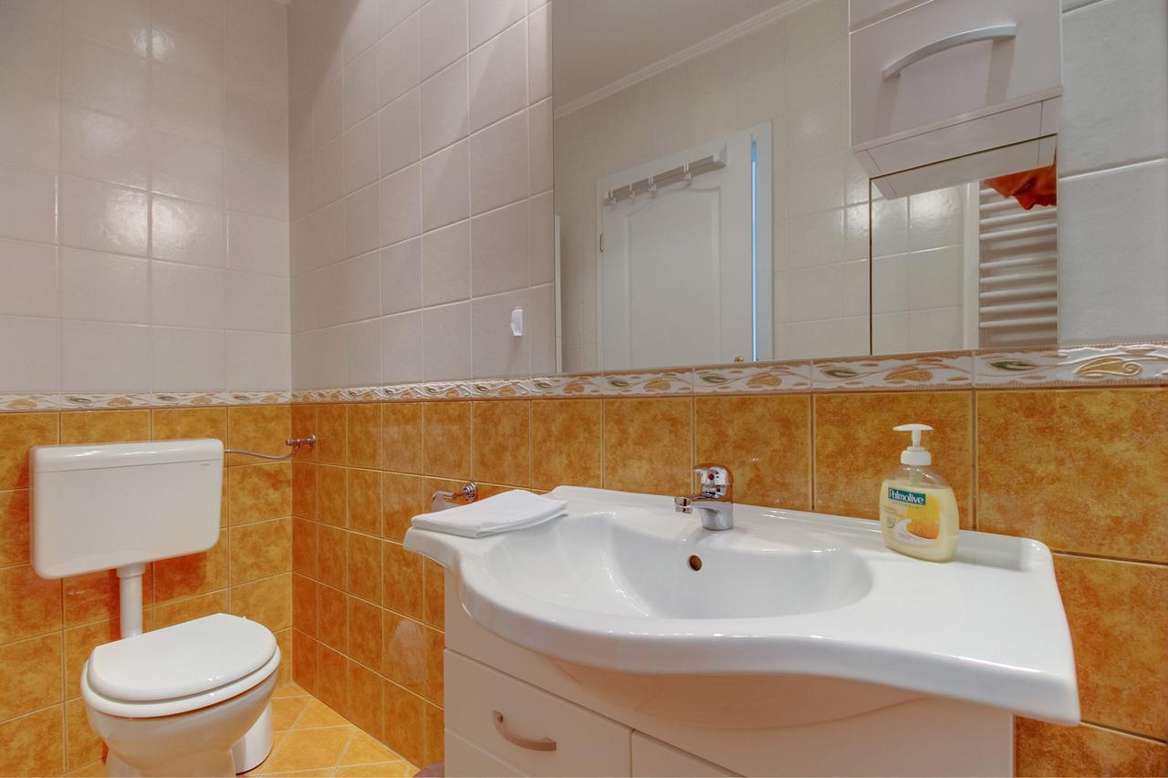 Apartments Del Sole Нерезине Номер фото